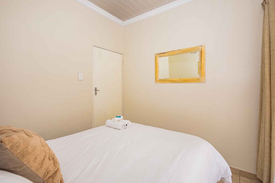 To Let 2 Bedroom Property for Rent in Oakdale Western Cape